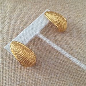 Researching  Inventory  ~ Vintage Gold Metal Pierced Earrings